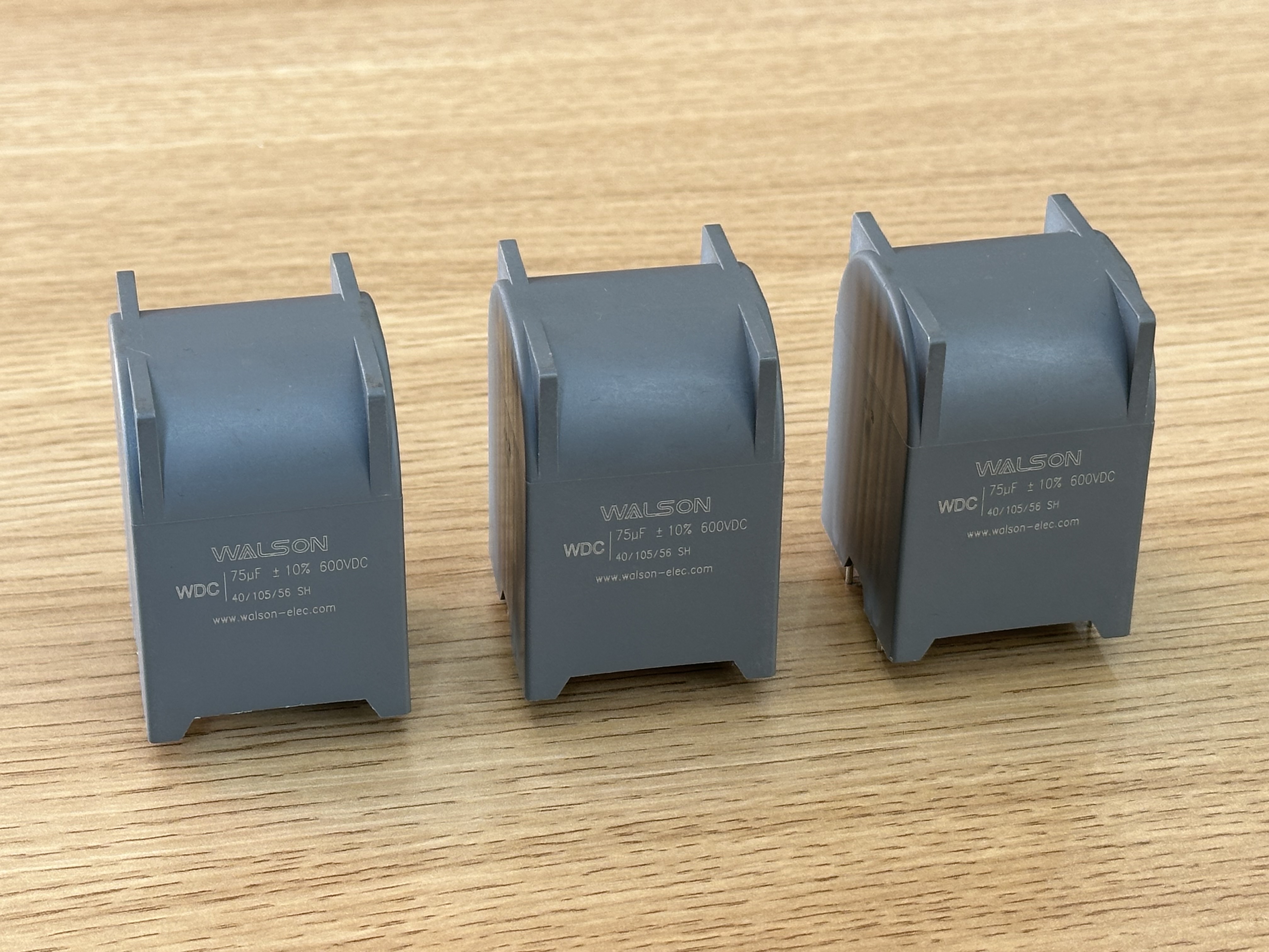 Interpretarea parametrilor ESR/ESL ai condensatorilor cu film și impactul lor important asupra funcționării echipamentelor